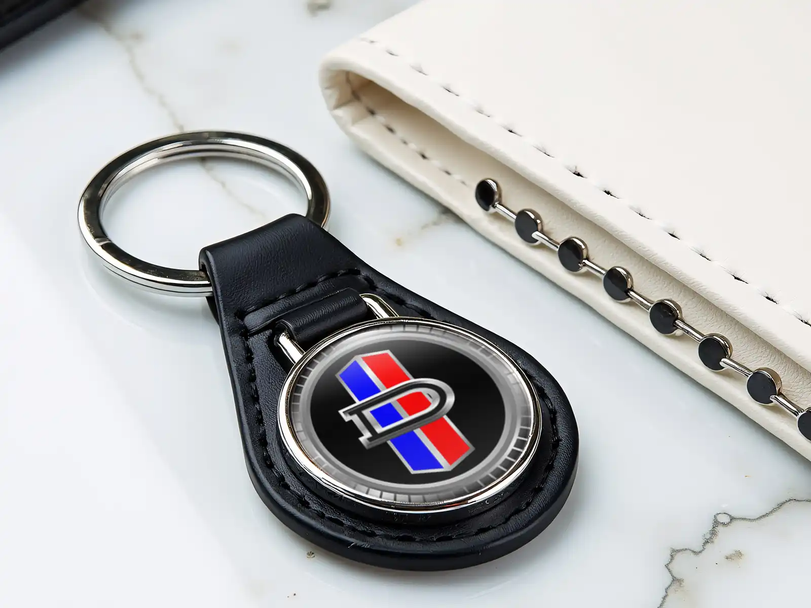Datsun Leder Schlüsselring Hochwertig Gewölbt Renndesign